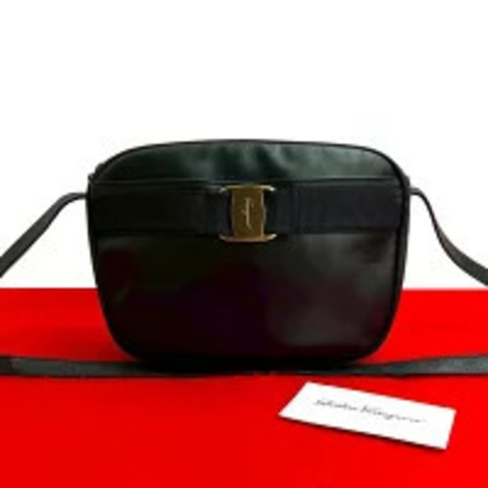 Salvatore Ferragamo Vara Ribbon Leather Shoulder Bag Pouch Clutch Navy Blue